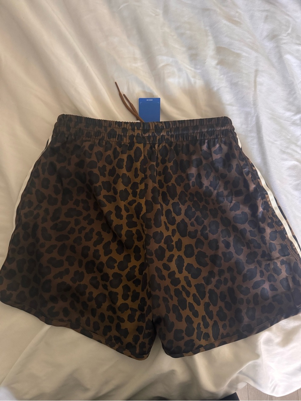 Adidas Originals Women’s Leopard Print Athletic Shorts - NWT - Size Small - Picture 4 of 7
